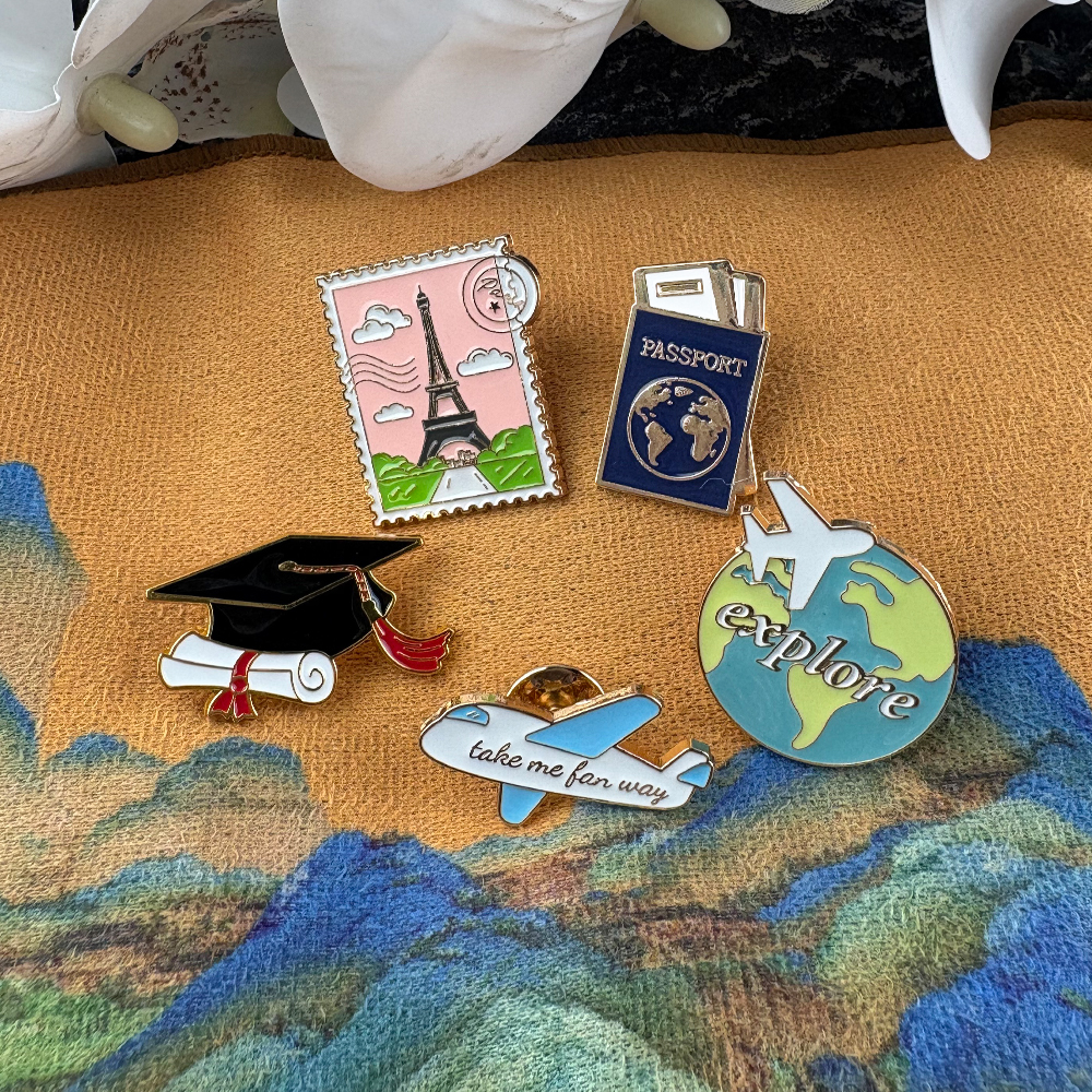 Cartoon Plane Earth Adventure  - Qantas Travel Accessories ulasan dan harga